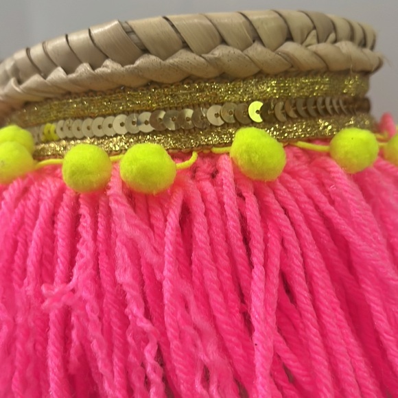 Maroccan Straw Pom Pom Beach Shoppers Bag - Picture 5 of 17